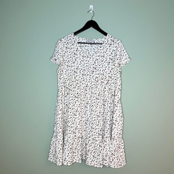 HAYDEN floral print dress. Size large. - Picture 7 of 7